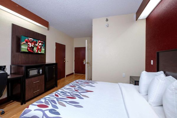 Hotel MD NAVAIR Red Roof Suites California